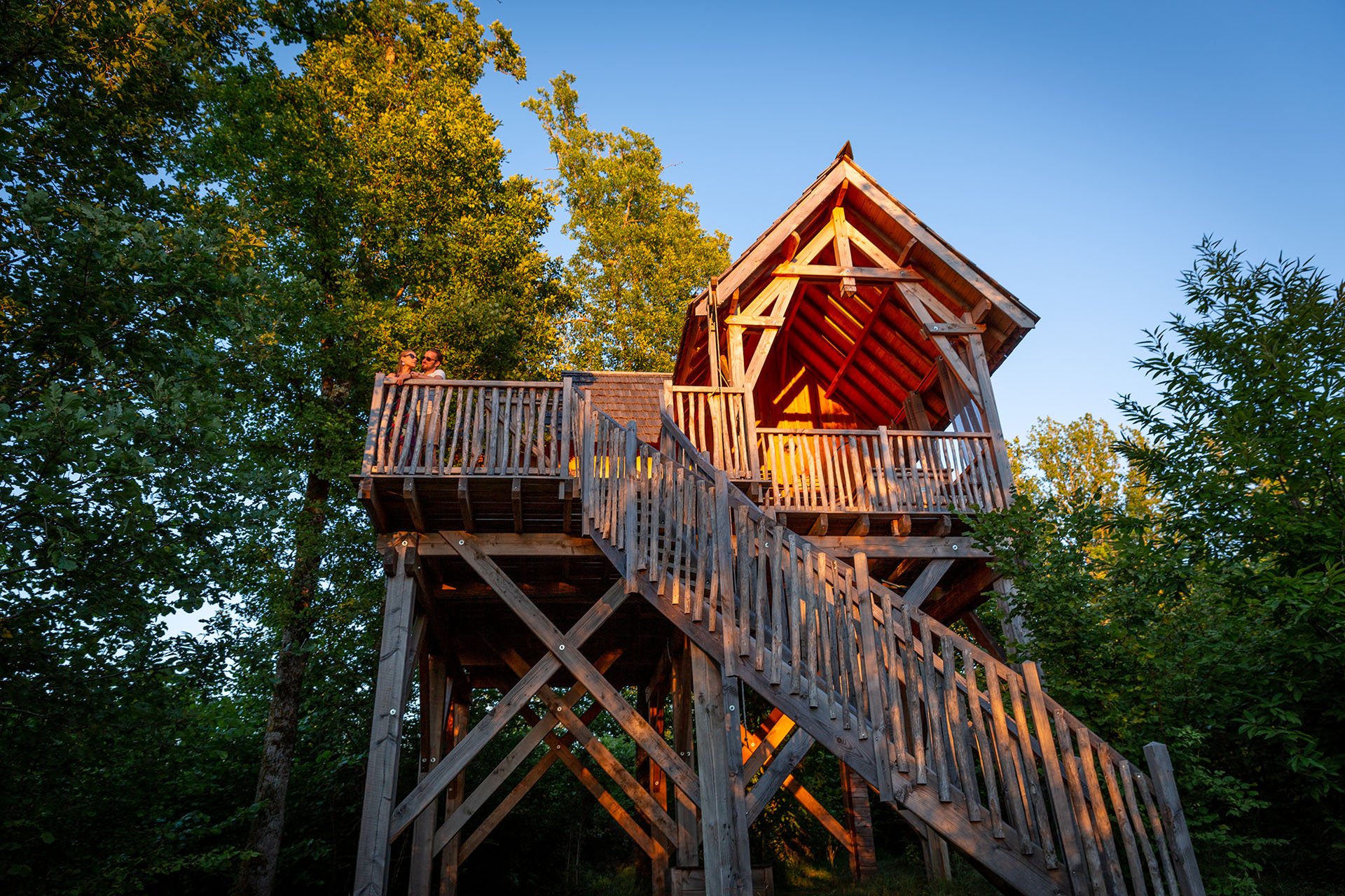 cabanes dans les arbres et notre maison de hobbit