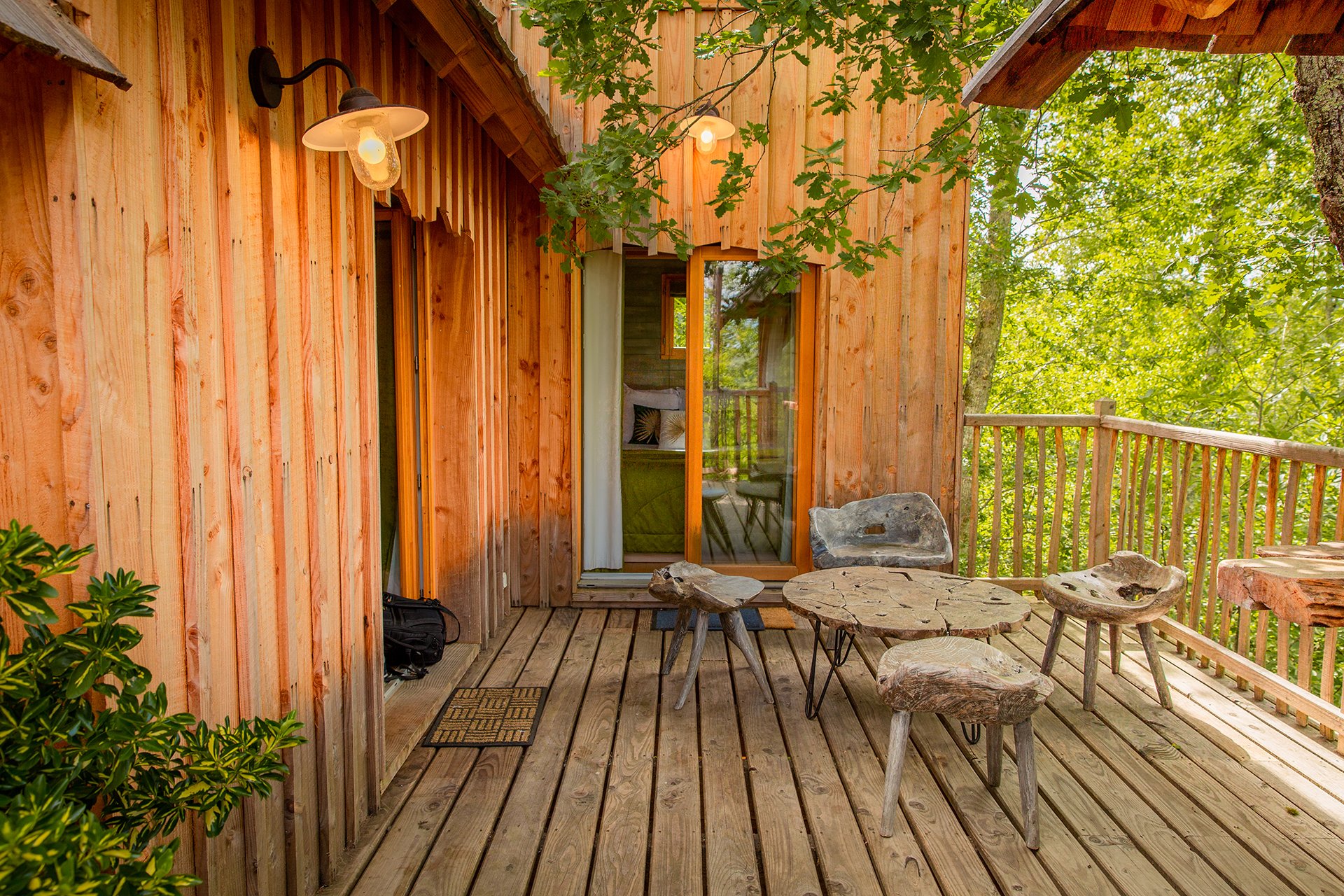 cabanes dans les arbres et notre maison de hobbit